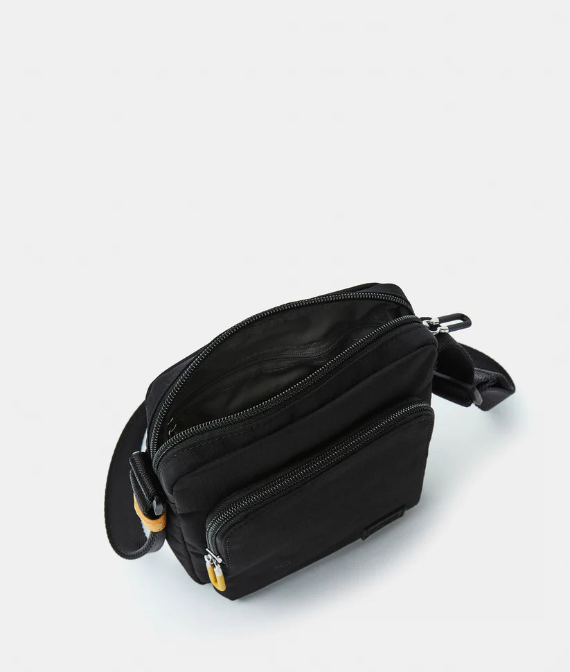 Mandarina Duck Y-lite Fabric Shoulder Bag P10OWT01 Black