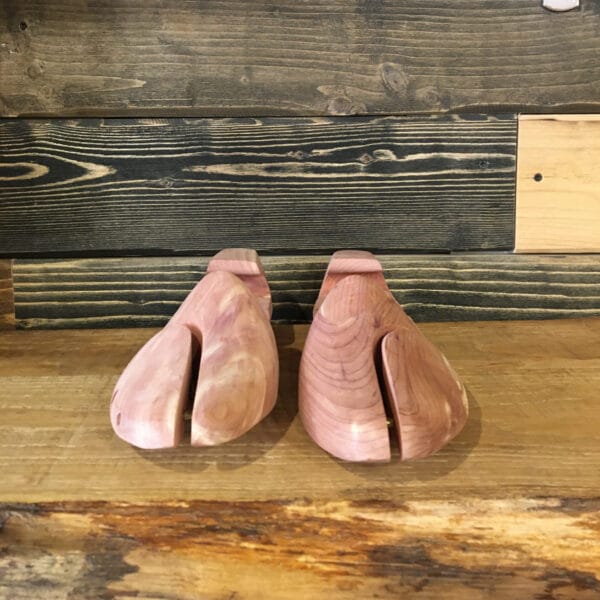 Tendiscarpe in legno di cedro