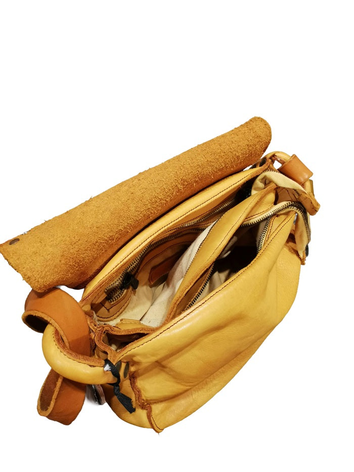 Leather bag with flap and studs Pelletteria Allegrini Filippo 1647 Yellow