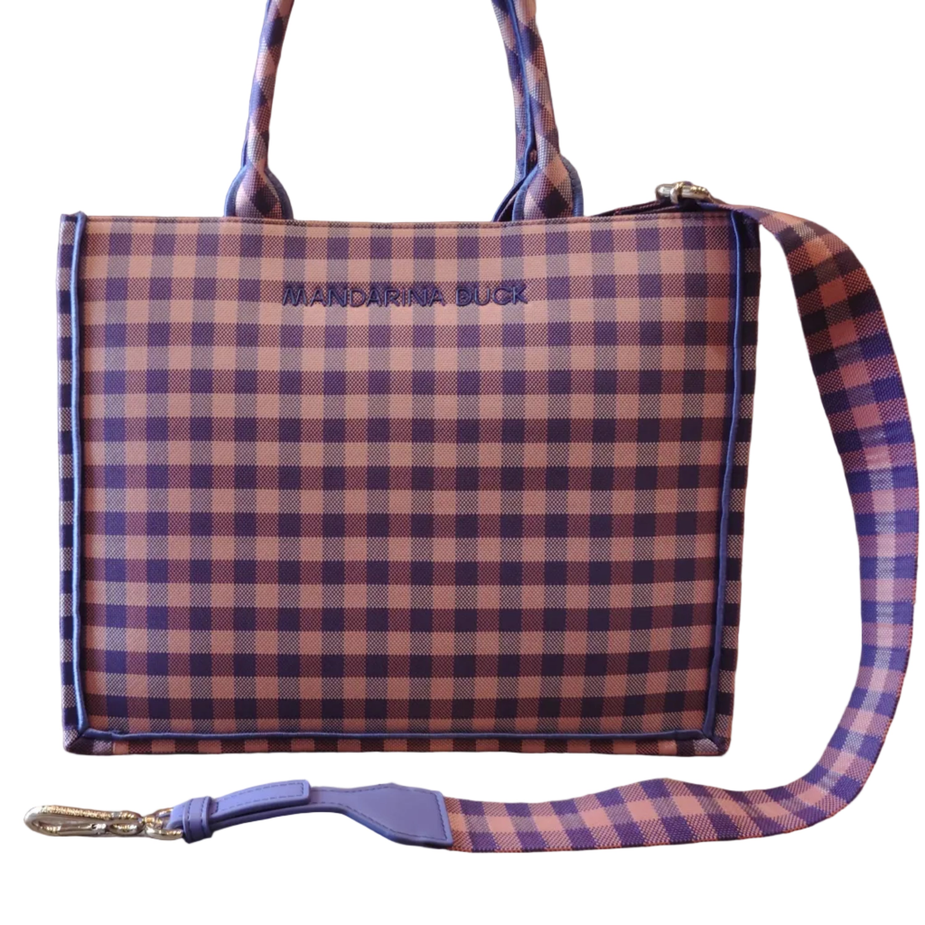 Borsa Tote Shopper in tessuto MD20 Mandarina Duck, è realizzata in mitrix, materiale leggero, resistente e dall’effetto cangiante