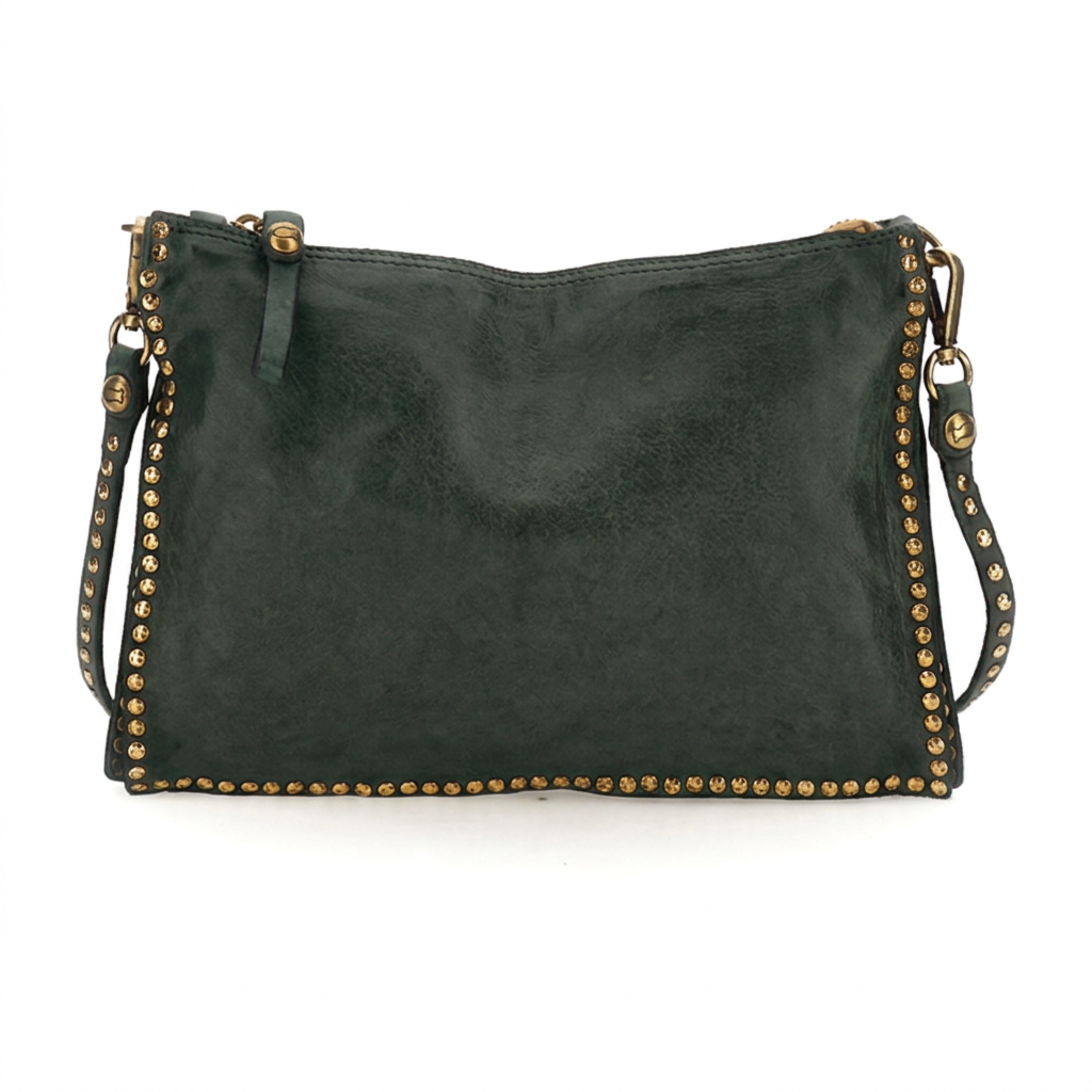Borsa Eva Campomaggi in pelle verde bottiglia con borchie dorate, vista frontale