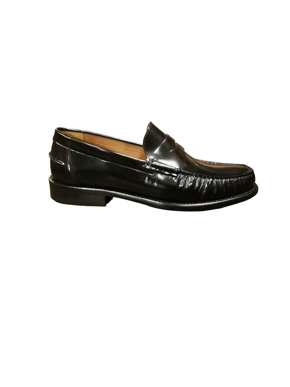 Mocassino da uomo, in pelle di vitello spazzolato. Modello classico, elegante che non passa mai di moda. Made in Italy