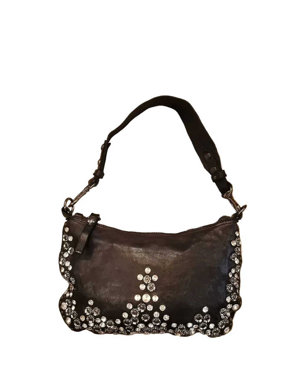Pochette, della linea Teresa di Campomaggi. Decorata con borchie a forma di fiori e strass. Con doppia tracolla, una a mano e una regolabile. Made in Italy