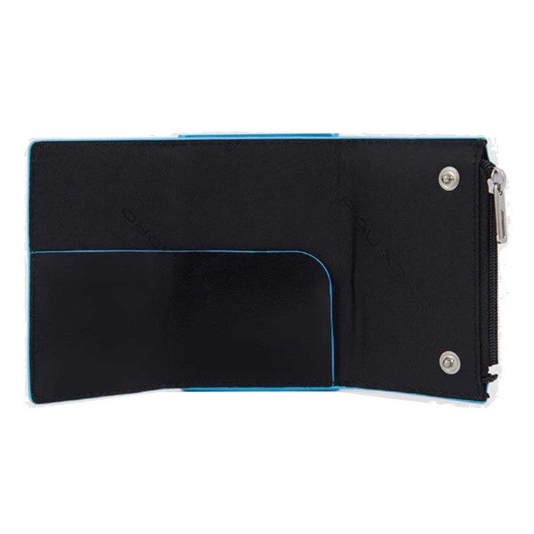 Portafoglio compatto, porta carte con pratica tasca con zip in cui riporre le monete, di Piquadro. Piccolo, leggero, realizzato in morbida pelle con case in alluminio e protezione RFID.