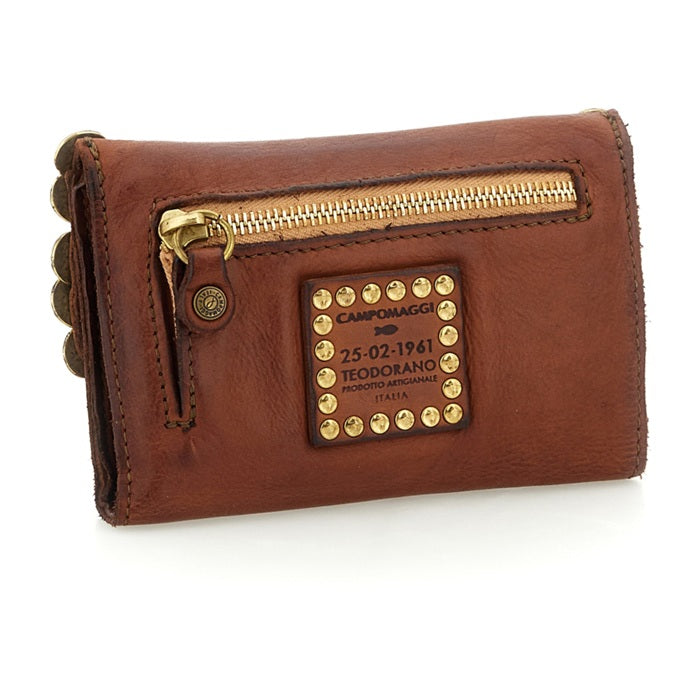Portafoglio con borchie e medaglie in pelle Mirta Campomaggi C027930ND X3010 Cognac