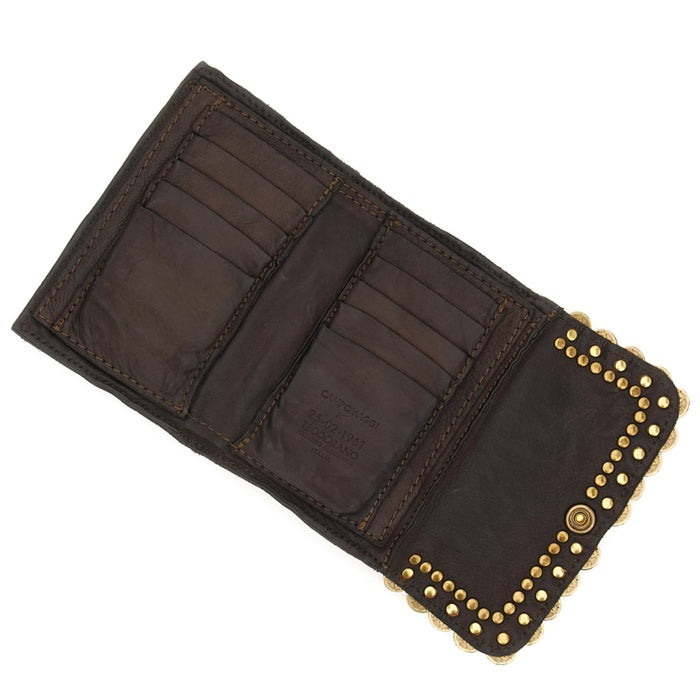 Portafoglio con borchie e medaglie in pelle Mirta Campomaggi C027930ND X3010 Testa di moro