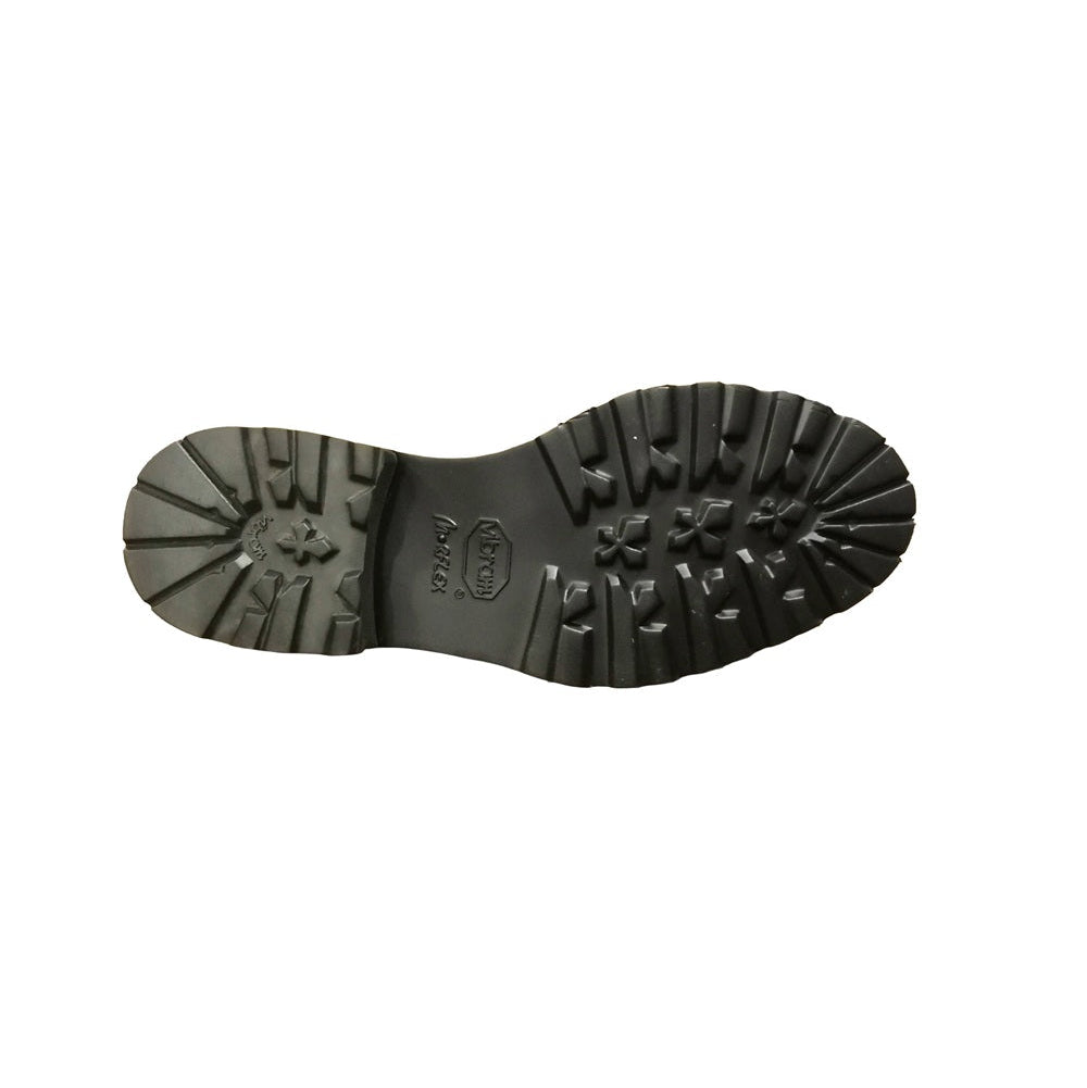 Scarpa bassa stringata da donna, realizzata in pelle scamosciata Velour, conosciuta per la sua sensazione di lusso e per la sua capacità di adattarsi bene a diverse forme e strutture. Made in Italy