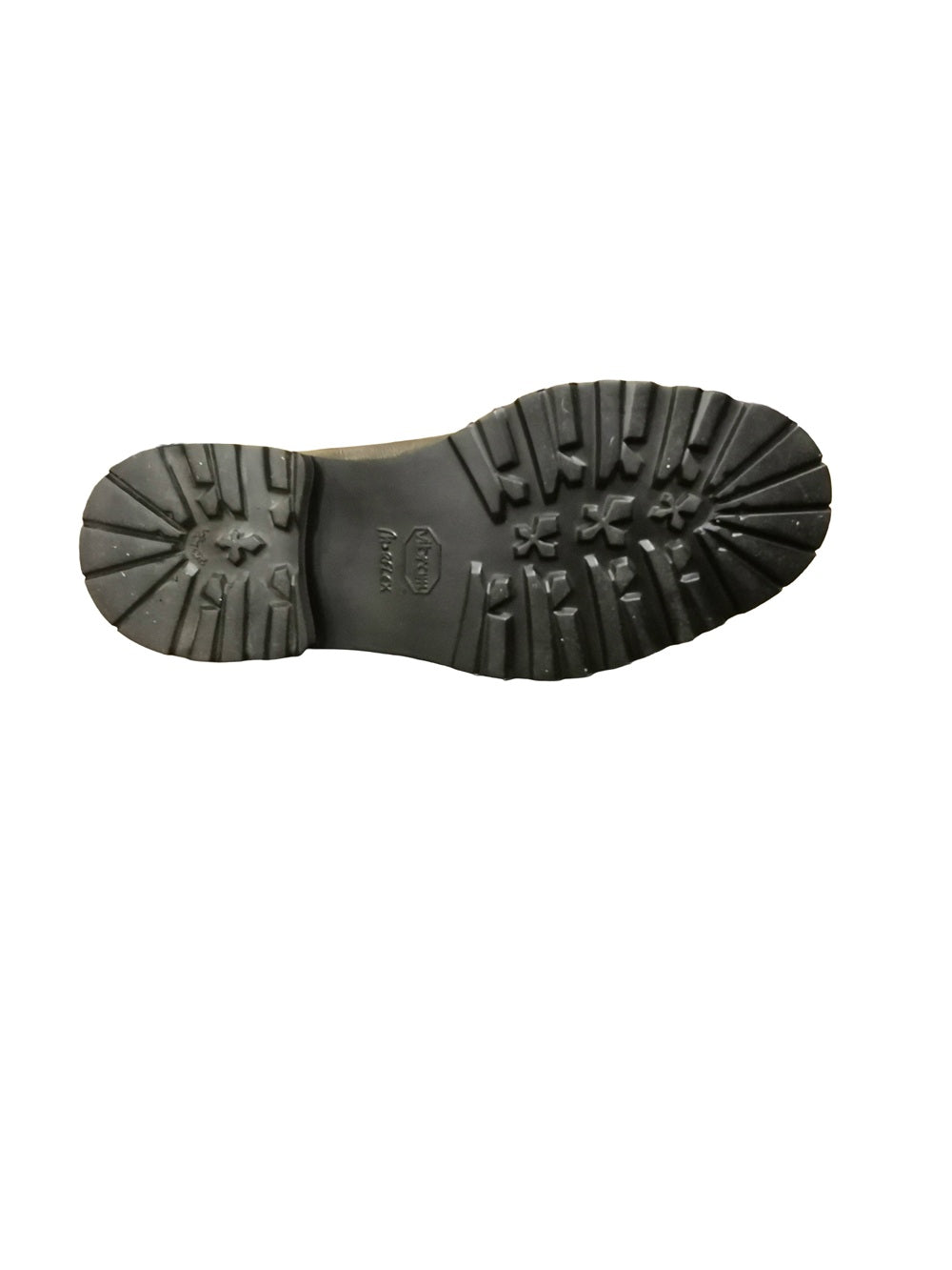 Bellissima scarpa stringata da uomo, interamente realizzata in pelle. Dal taglio classico ed elegante, perfetto da abbinare a molti look. Made in Italy