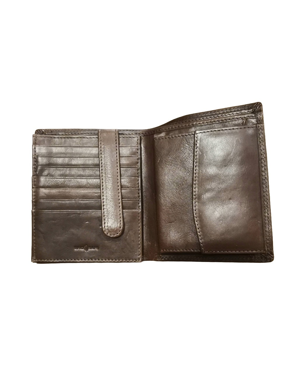 Portafoglio in cuoio con 14 fessure per tessere, con ribaltina interna e spazio per mettere documenti in vista. Compreso di tasca porta spiccioli. Made in Italy