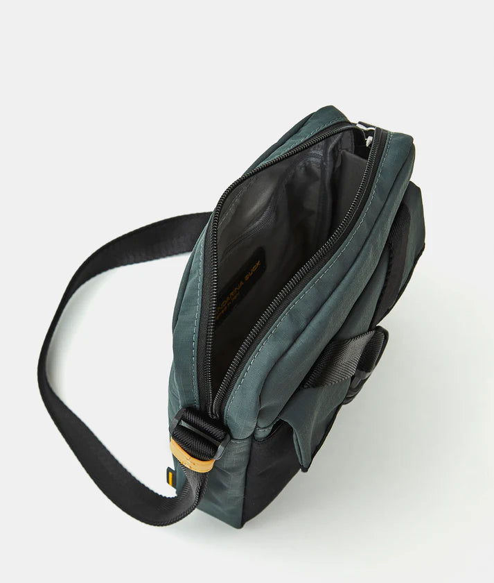 Mandarina Duck Y-lite fabric shoulder bag P10OWT02 Pine green