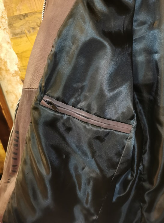 Giacca in pelle  tamponata a mano pelletteria allegrini Taormina Rock tek