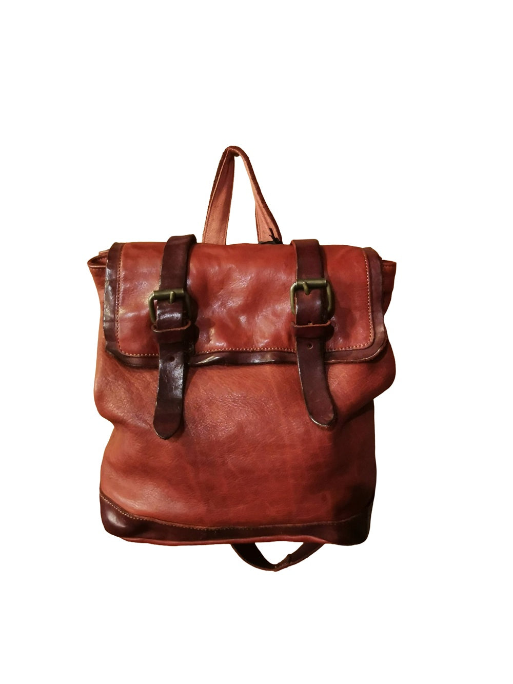 Borsa che si trasforma e diventa zaino, interamente realizzata in morbida pelle. Made in Italy