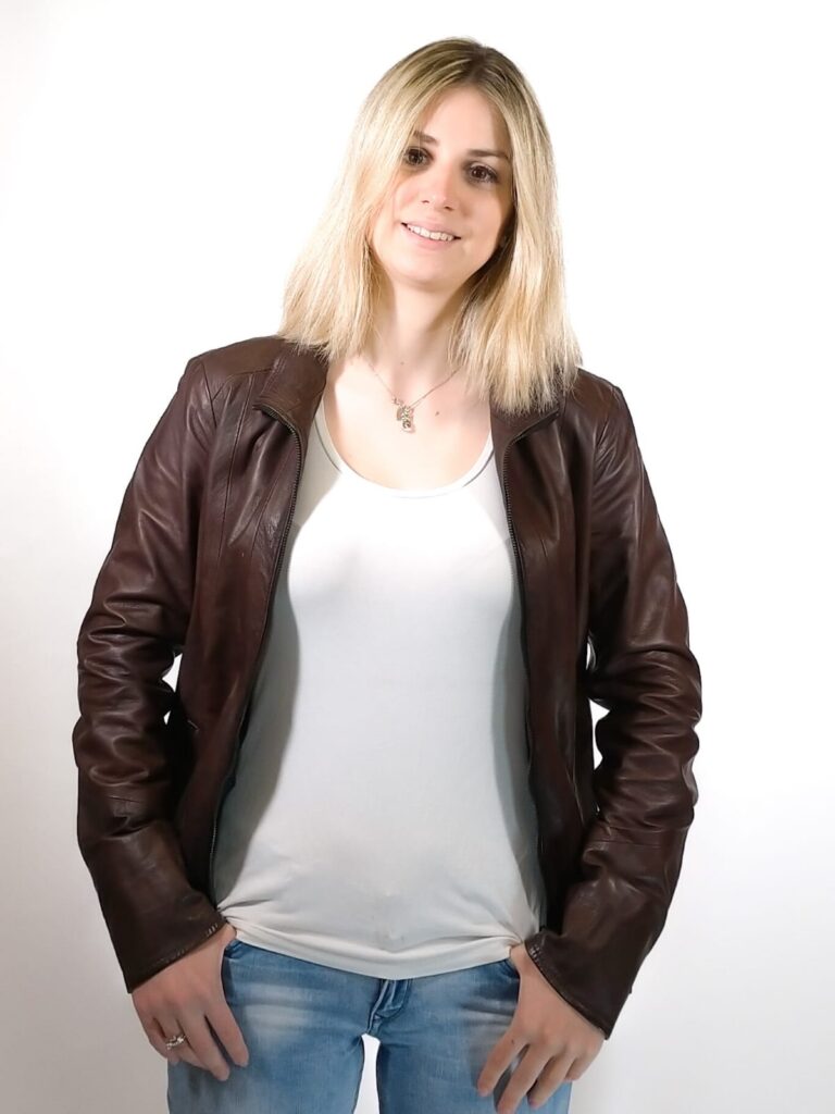 Giacca in pelle donna Cesira tuscany tamponata a mano pelletteria allegrini testa di moro