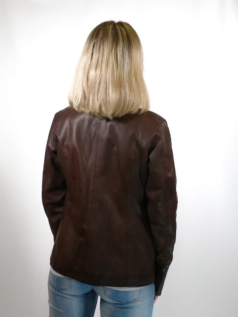 Giacca in pelle donna Cesira tuscany tamponata a mano pelletteria allegrini testa di moro