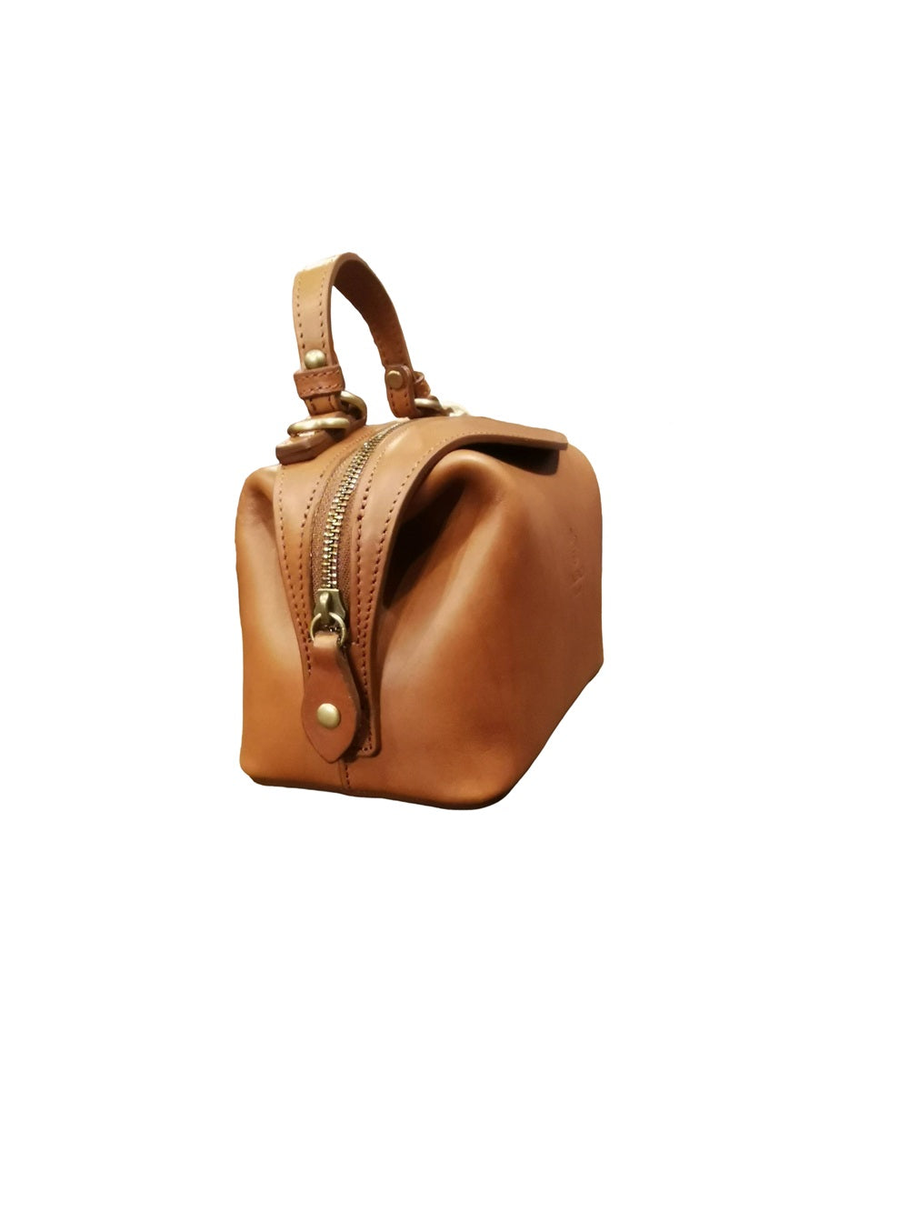 Borsa piccola a forma di cubo, con manico fisso e tracolla staccabile e regolabile, realizzata in pelle. Made in Italy