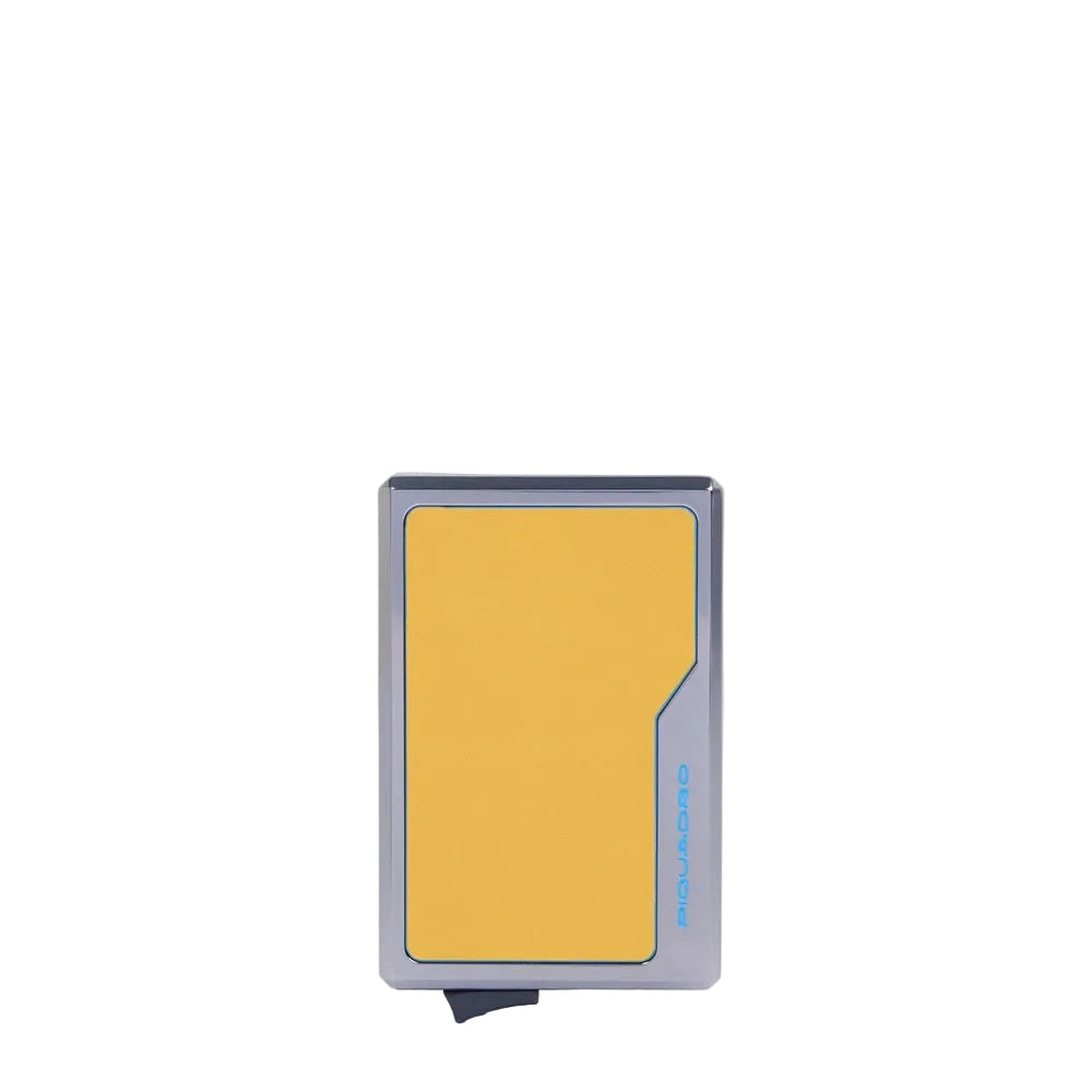 Portacarte, leggero, pratico, col sistema MagSafe, che è una tecnologia di aggancio magnetico.