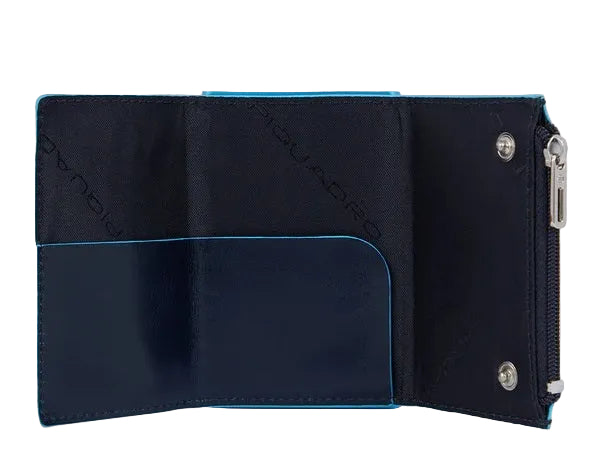 Portafoglio compatto, porta carte con pratica tasca con zip in cui riporre le monete, di Piquadro. Piccolo, leggero, realizzato in morbida pelle con case in alluminio e protezione RFID.