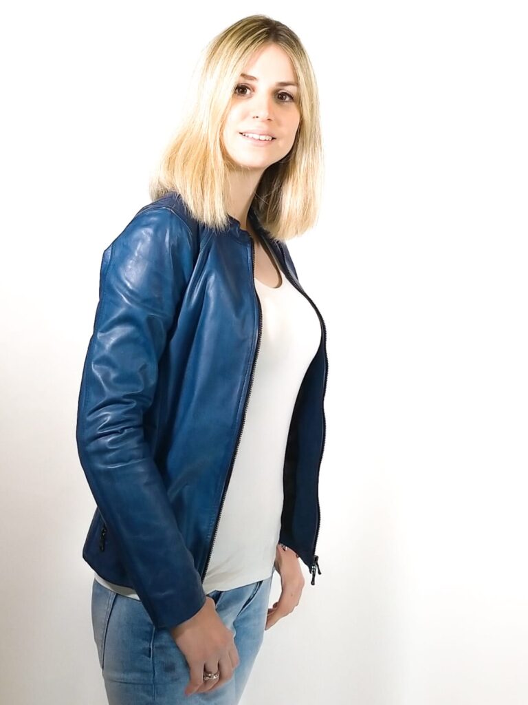 Giacca in pelle donna Romana tuscany tamponata a mano pelletteria allegrini bluette