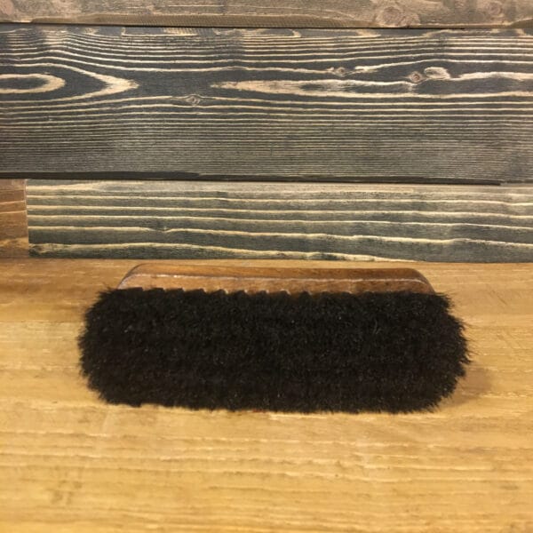 SPAZZOLA DA SCARPE GRANDE IN CRINE DI CAVALLO SCURA ANTIGRAFFIO PER LUCIDARE