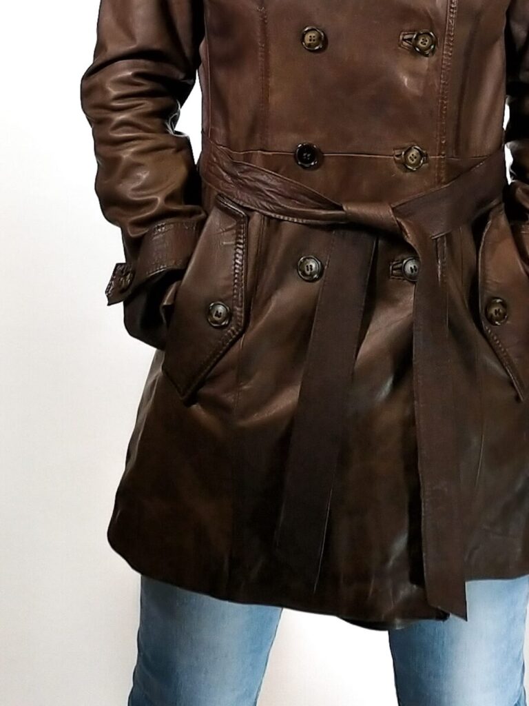 Trench donna in pelle Tuscany tamponato a mano pelletteria allegrini testa di moro