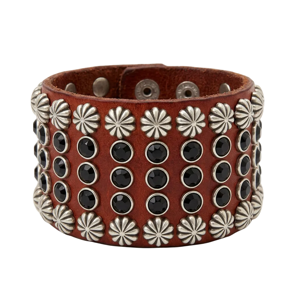 Bracciale alto Campomaggi in pelle Cognac con borchie floreali in metallo e strass neri, vista frontale