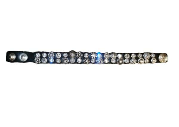 Bracelet with flower rivets and rhinestones - Image 3