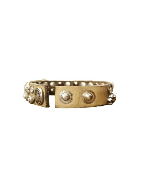 Bracelet with flower rivets and rhinestones - Image 2