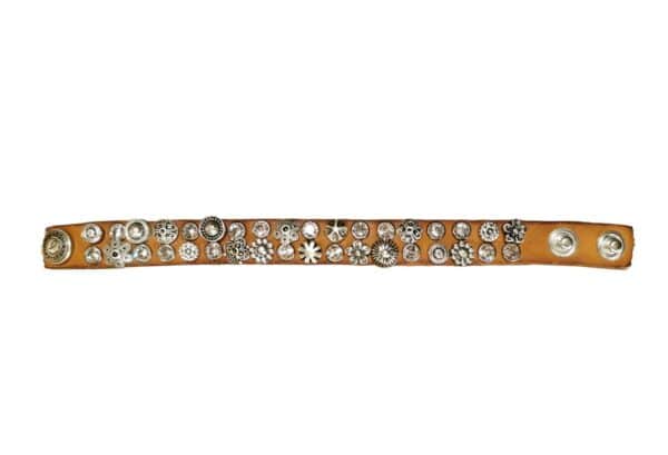 Bracelet with flower rivets and rhinestones - Image 3