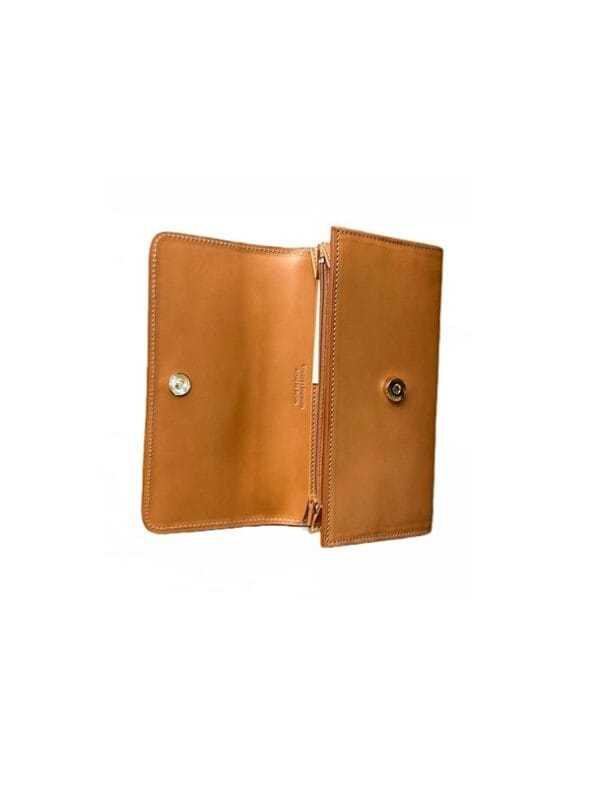 Selleria Boldrini leather wallet with flap and magnet - Image 3